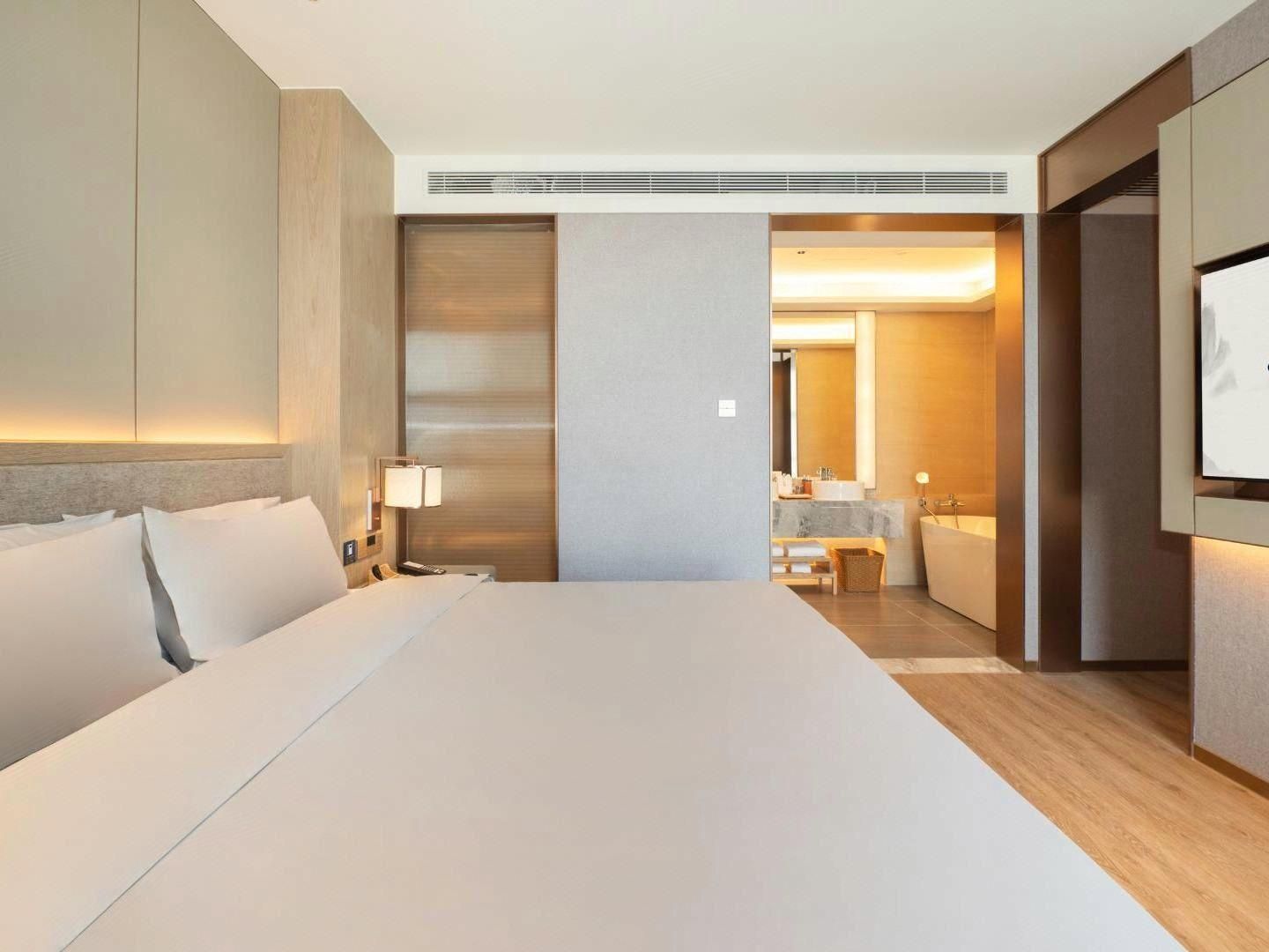 WH - Caige Honeymoon Suite