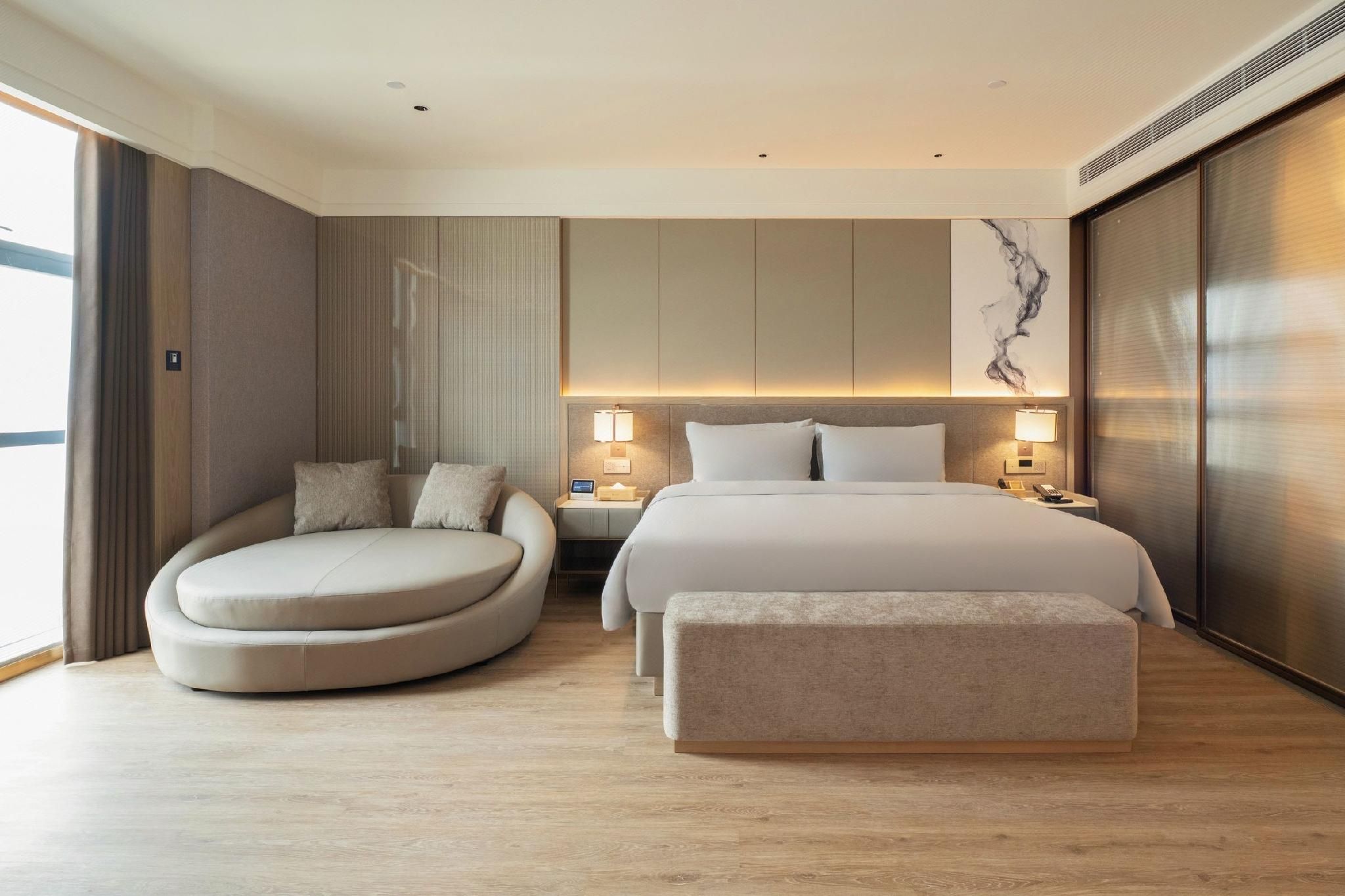 WH - Renjoy Huaqi Family Room