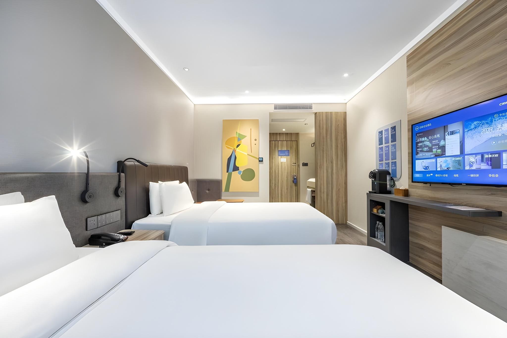 2 Bed Twin Superior Room