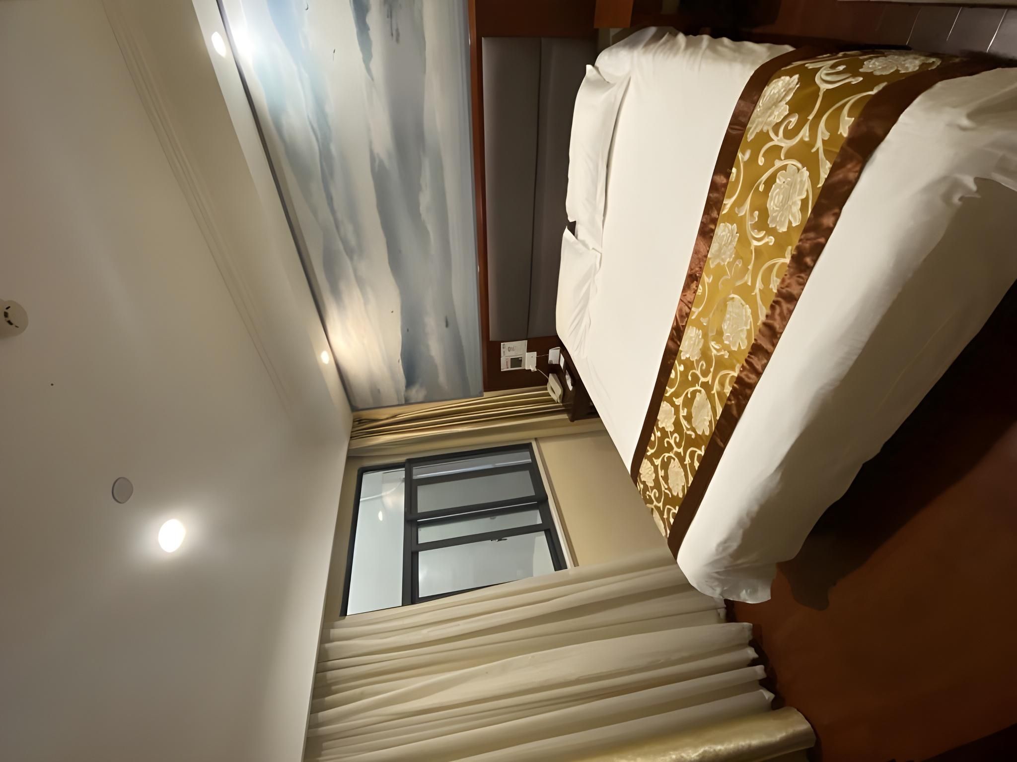 GTR Special offer - Guest Room with One 1.8M Bed