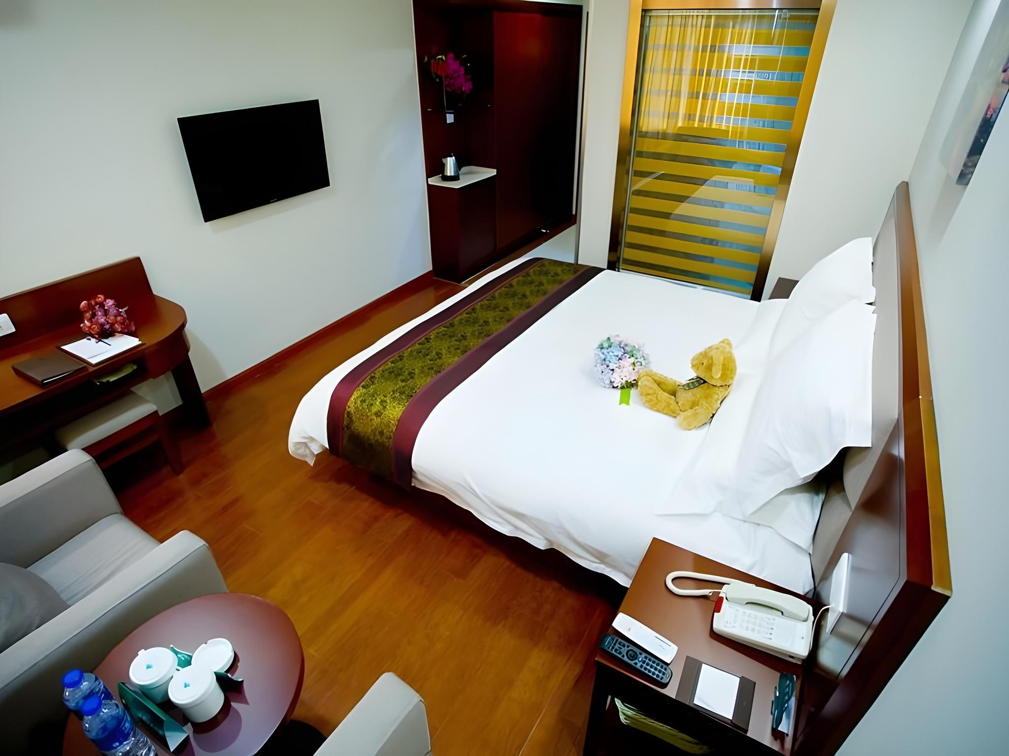 Standard - Queen Room