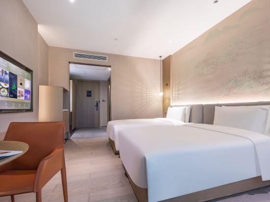 Jimu Family Room