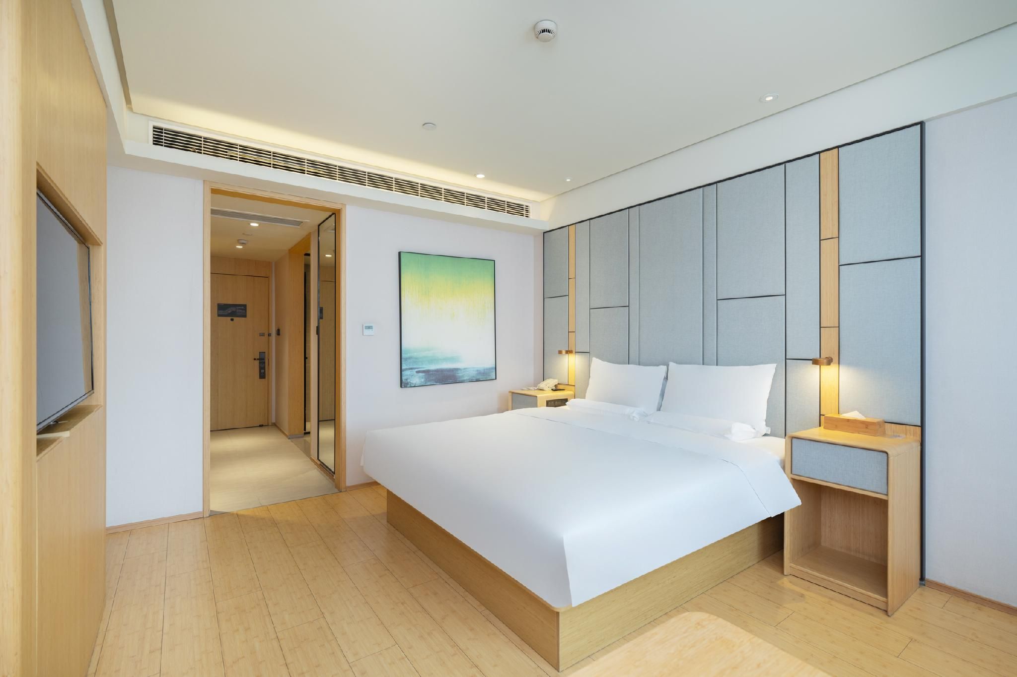 Queen Superior Room