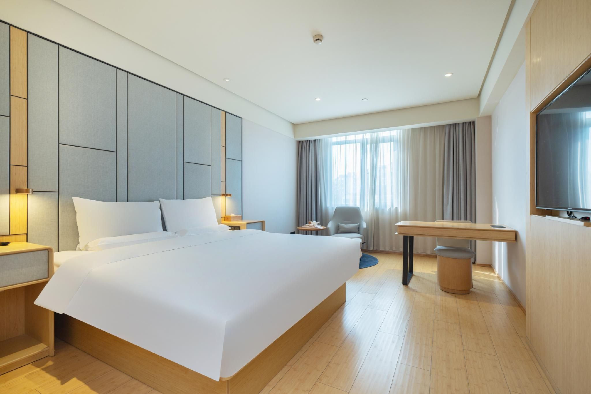 Queen Superior Room