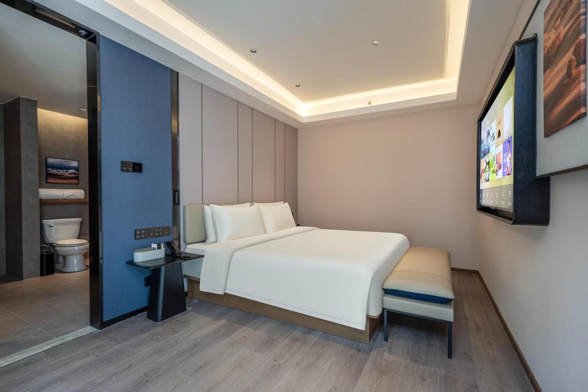 Jimu Suite with City View