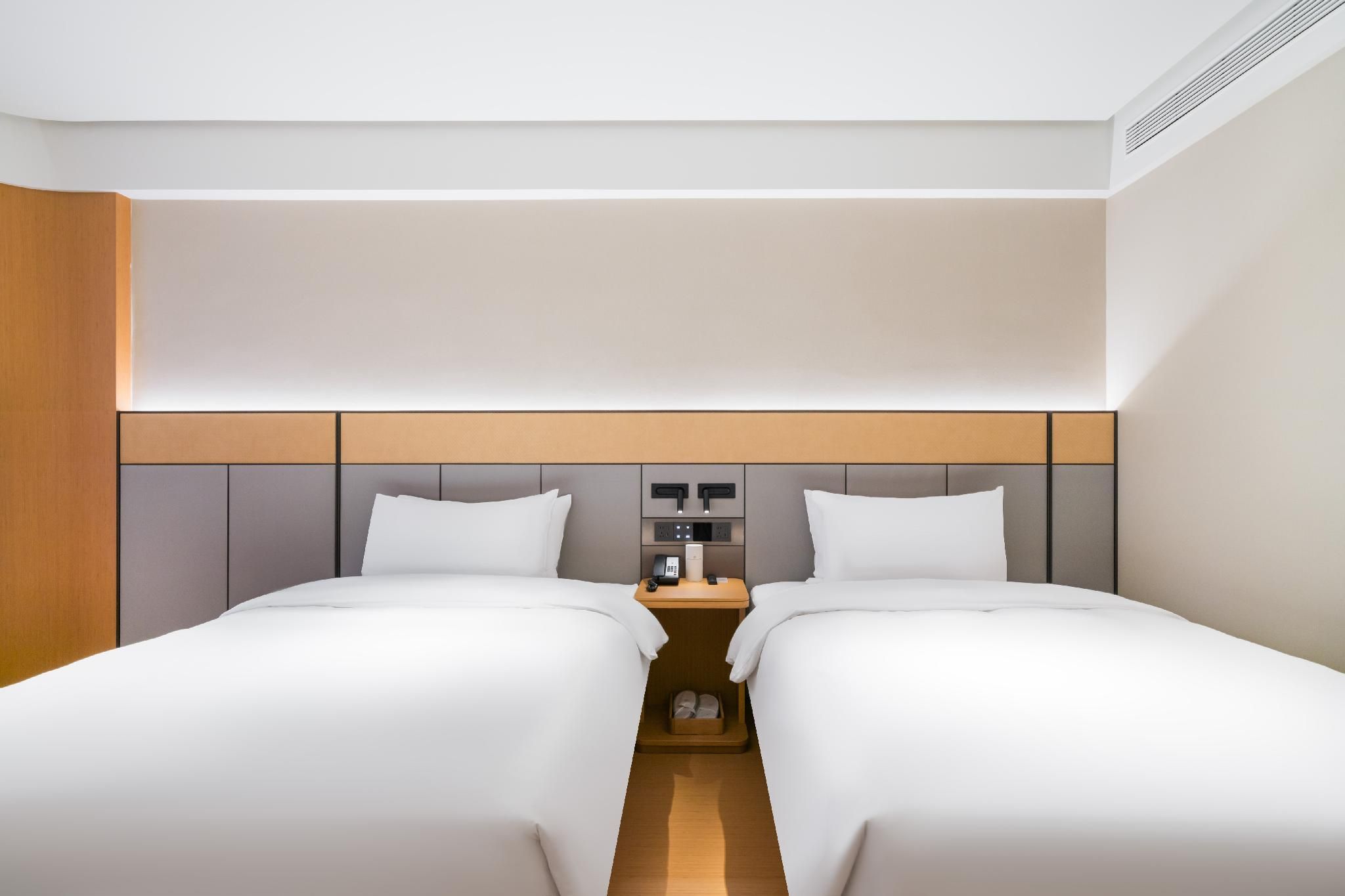 Huazhu - Business Twin Room