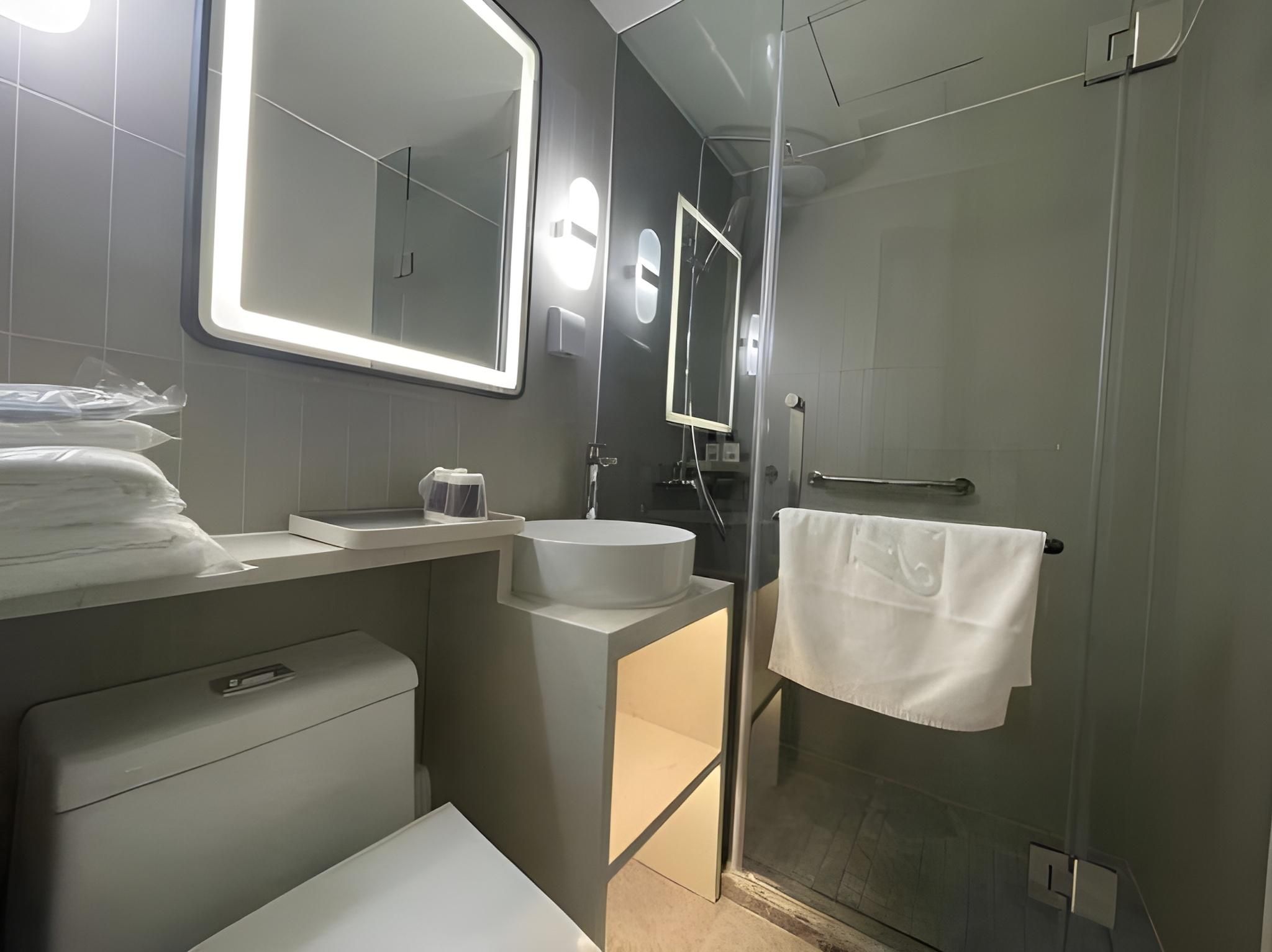 WH - Xingyue Standard 1 Bed Suite