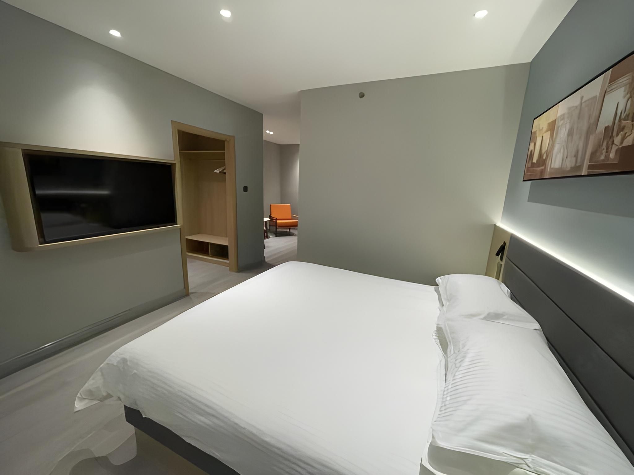 WH - Xingyue Standard 1 Bed Suite