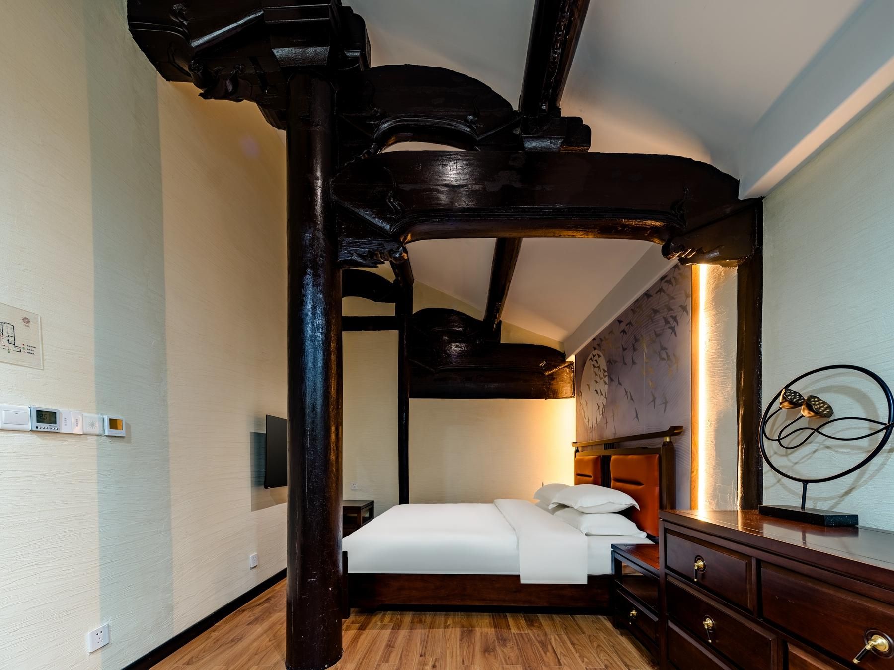 Huazhu - Room With Bed