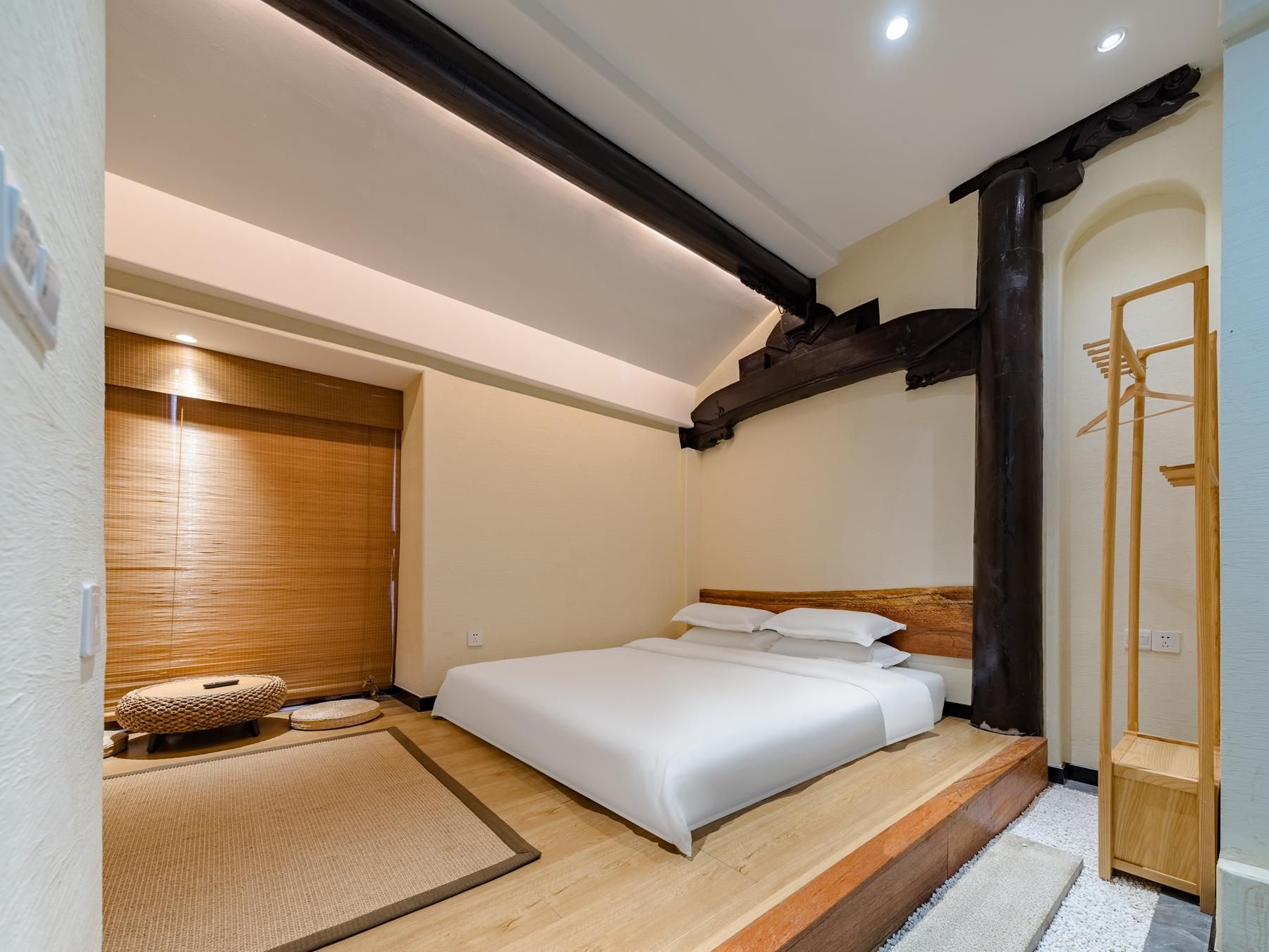 Tatami Queen Room