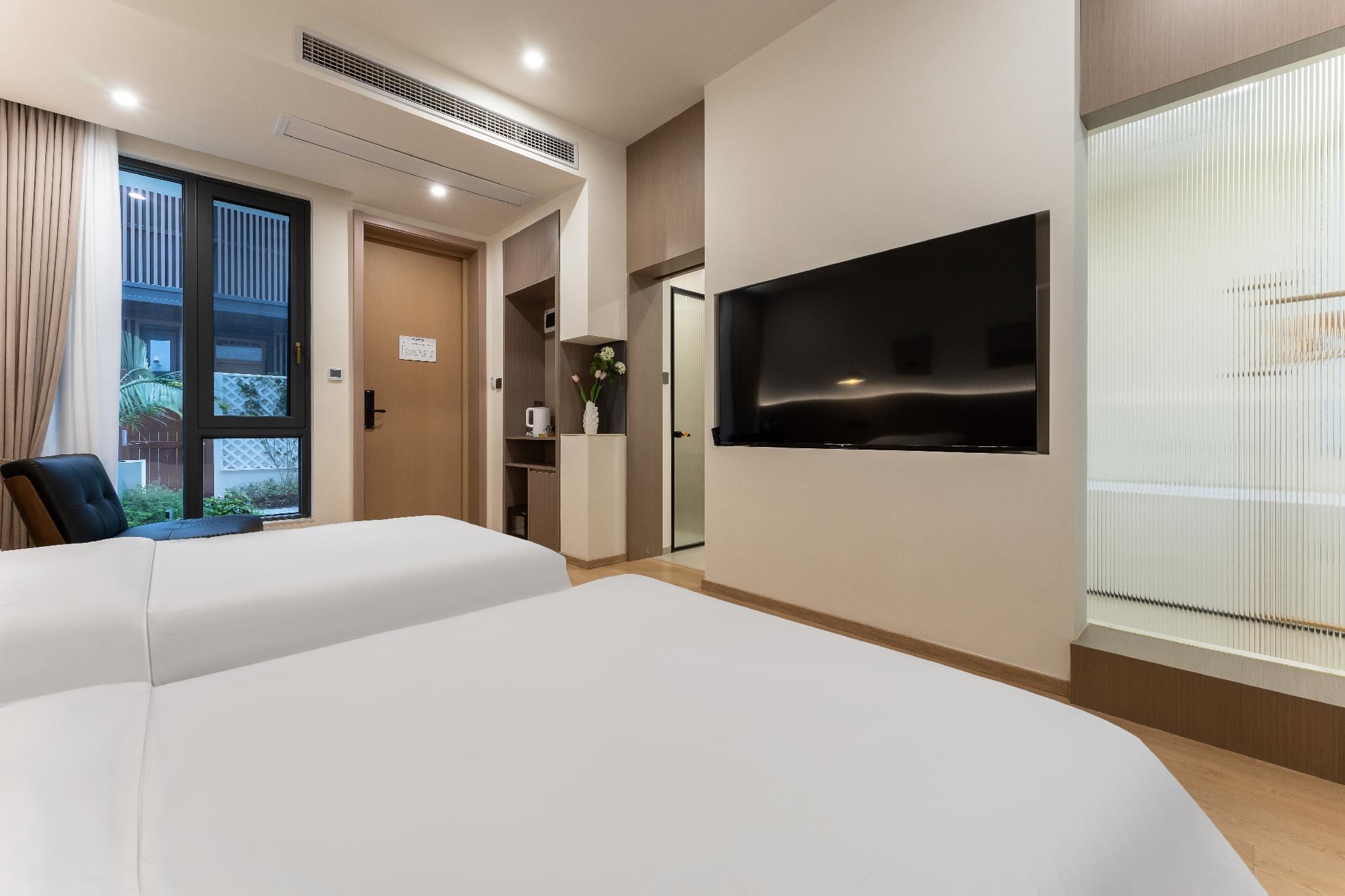 High Floor Twin Room - Lounge Access Included