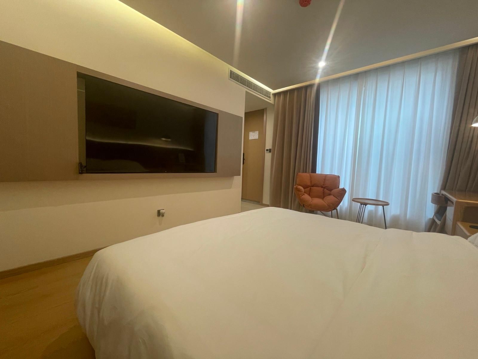 Queen Room with Spa Bath