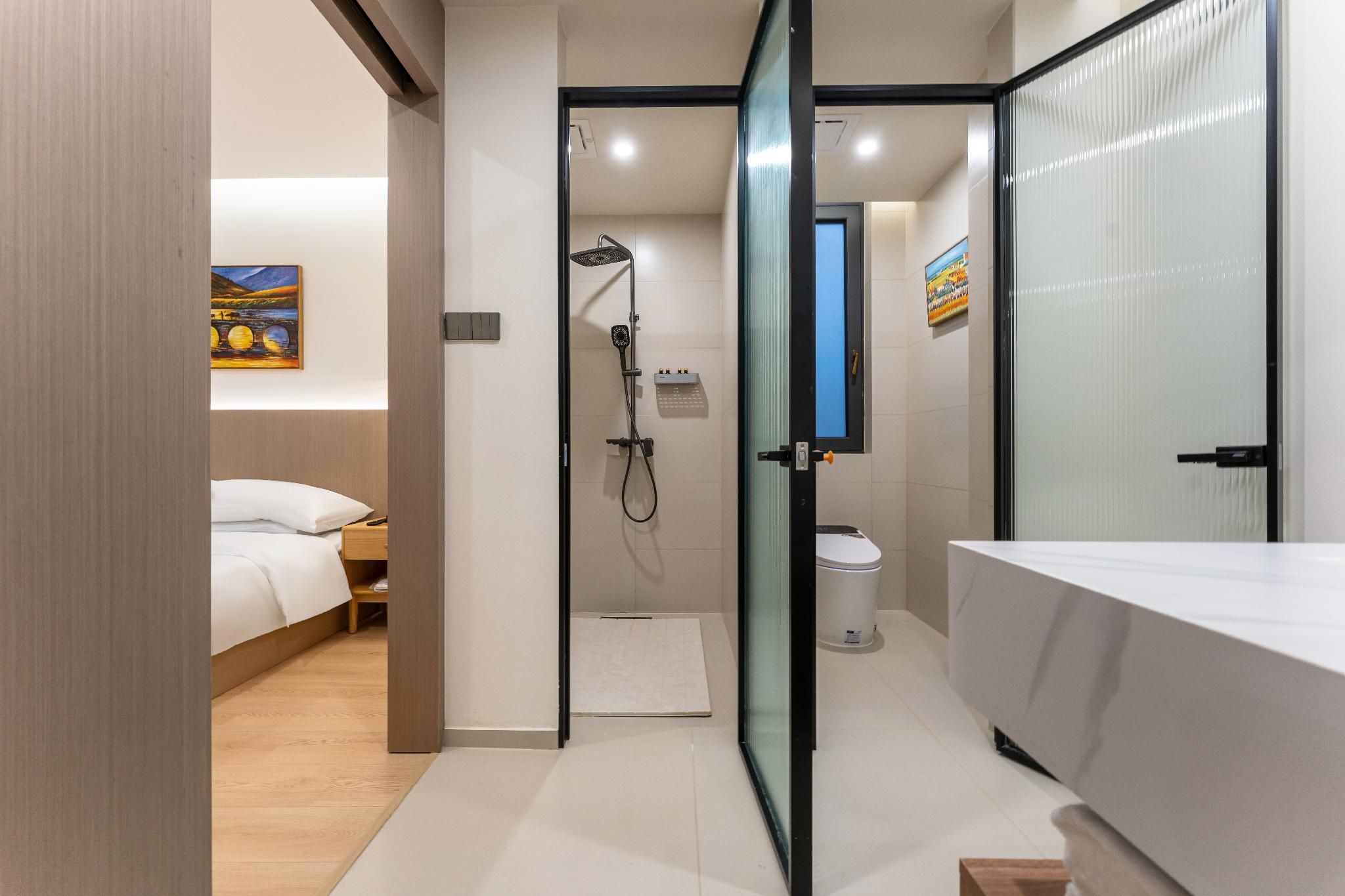 Suite with Jacuzzi and Garden