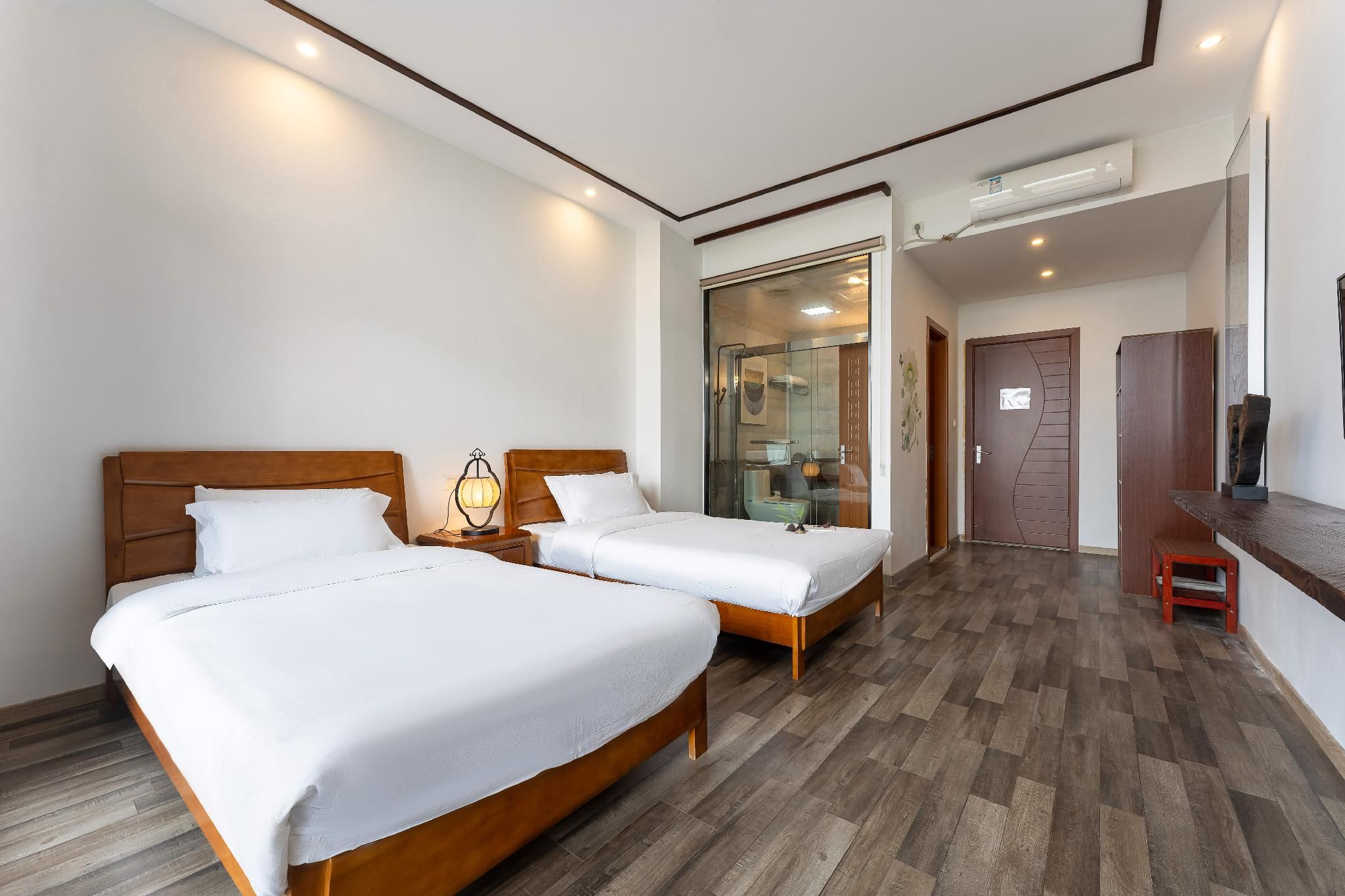 Twin Suite with Balcony - Non-Smoking