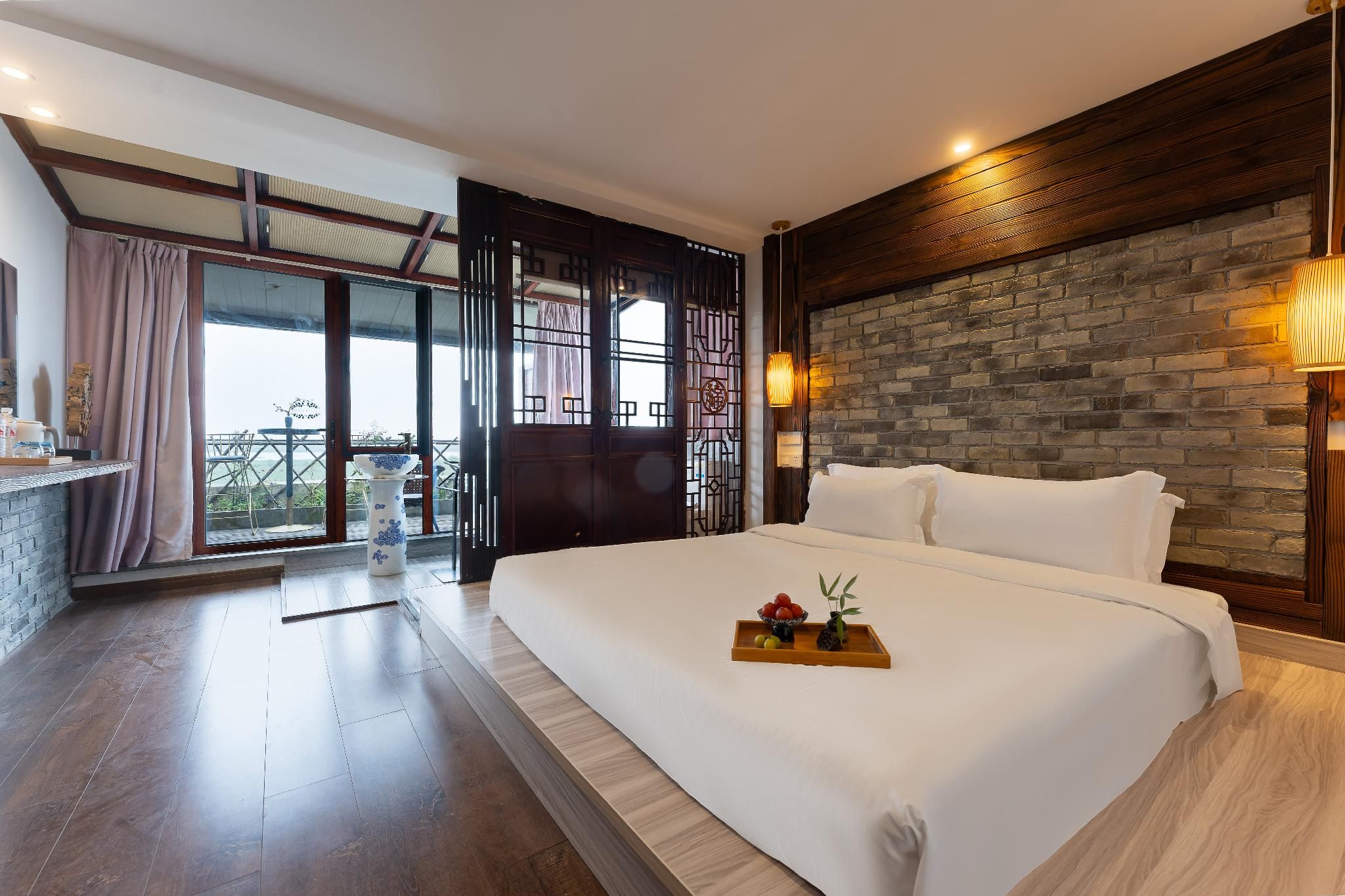 Tatami Queen Room
