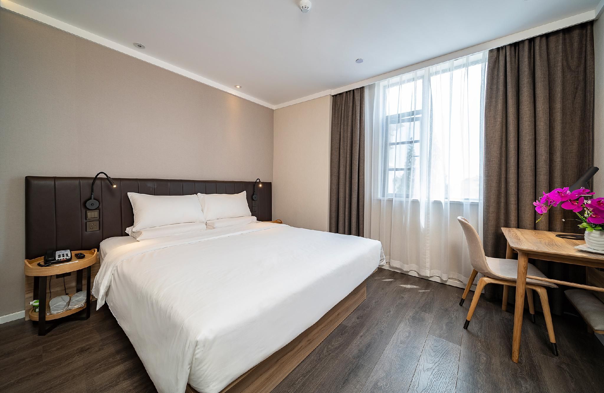 Huazhu - Superior BedRoom