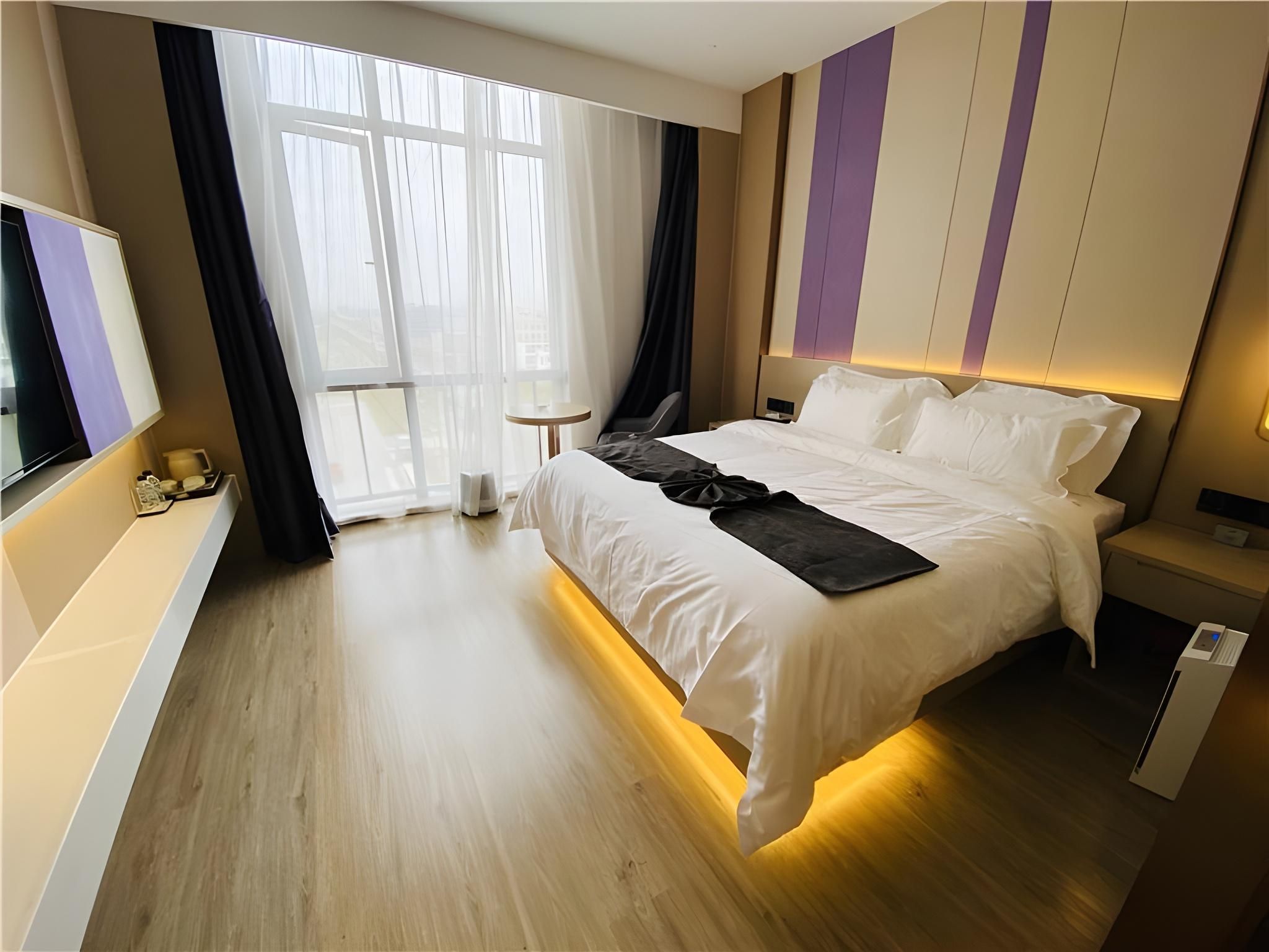 WH - Deluxe Bed Room
