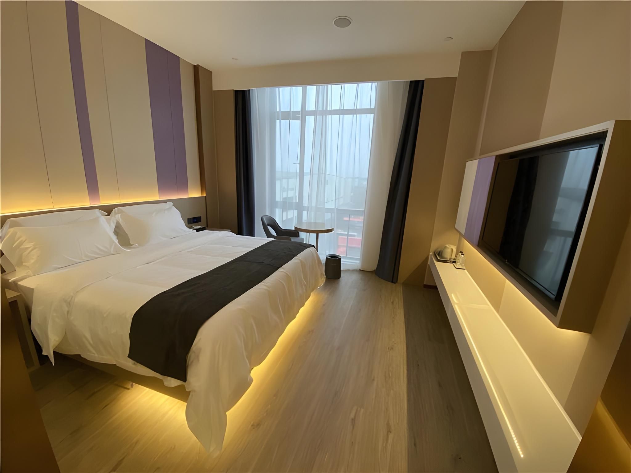 WH - Deluxe Bed Room