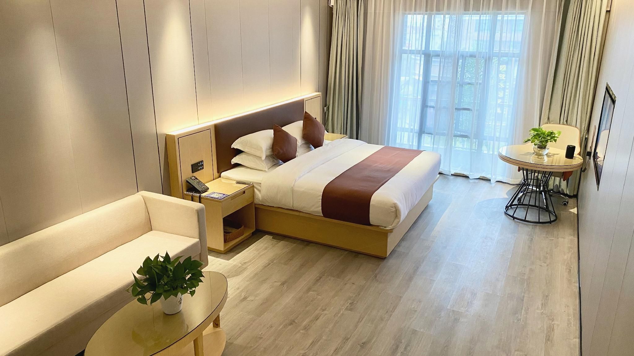 Deluxe Suite