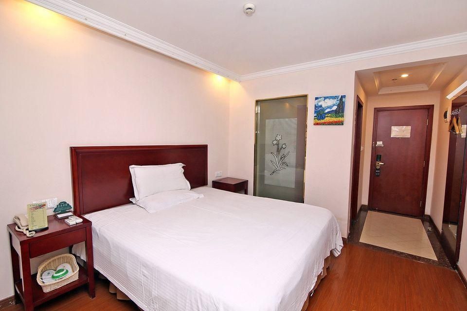 GTR - Guest Room with One 1.8M Bed