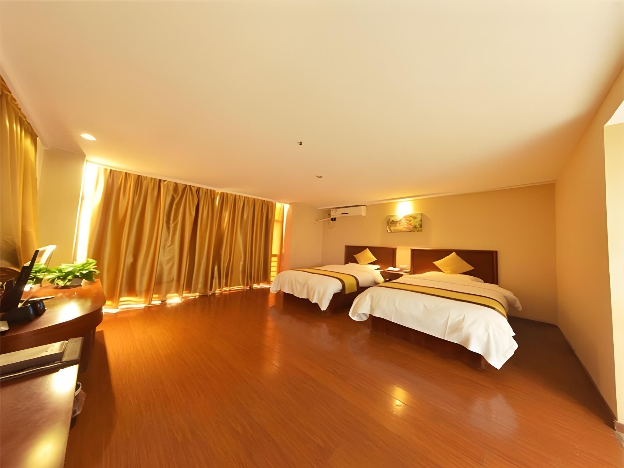 2 Bed Twin Superior Room