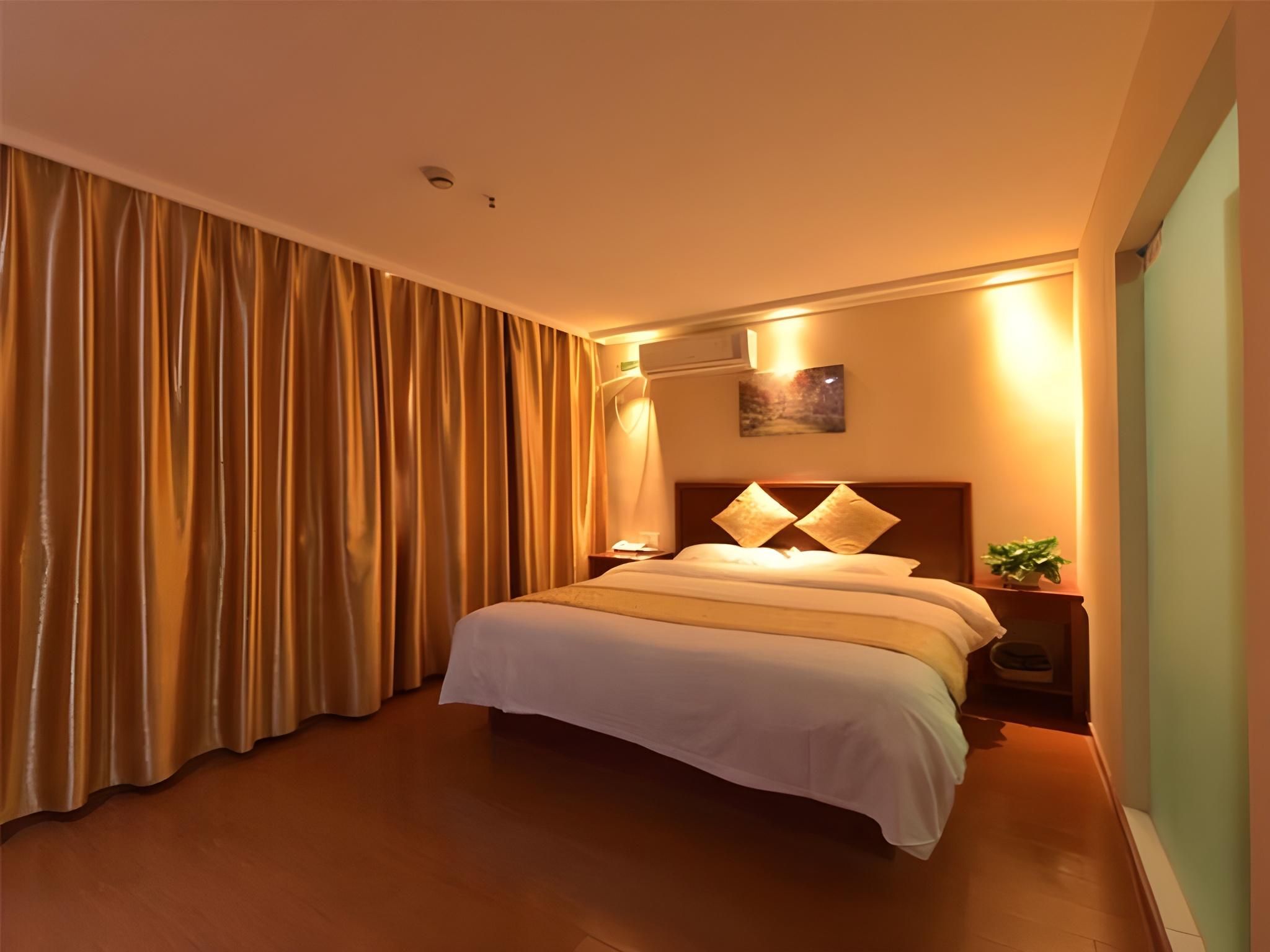 GTI - Business 1 Bed Room, 1.8M Bed