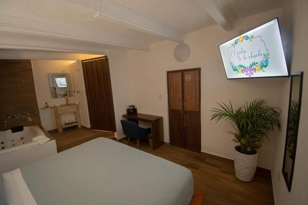 King Room with Spa Bath
