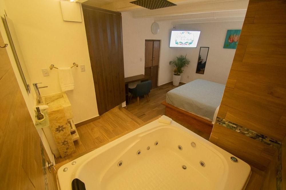 King Room with Spa Bath