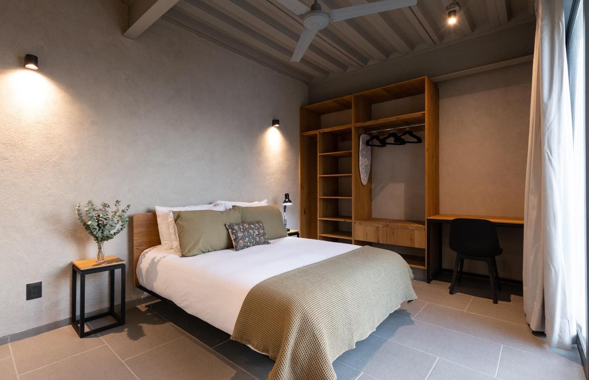 One-Bedroom Deluxe Apartment