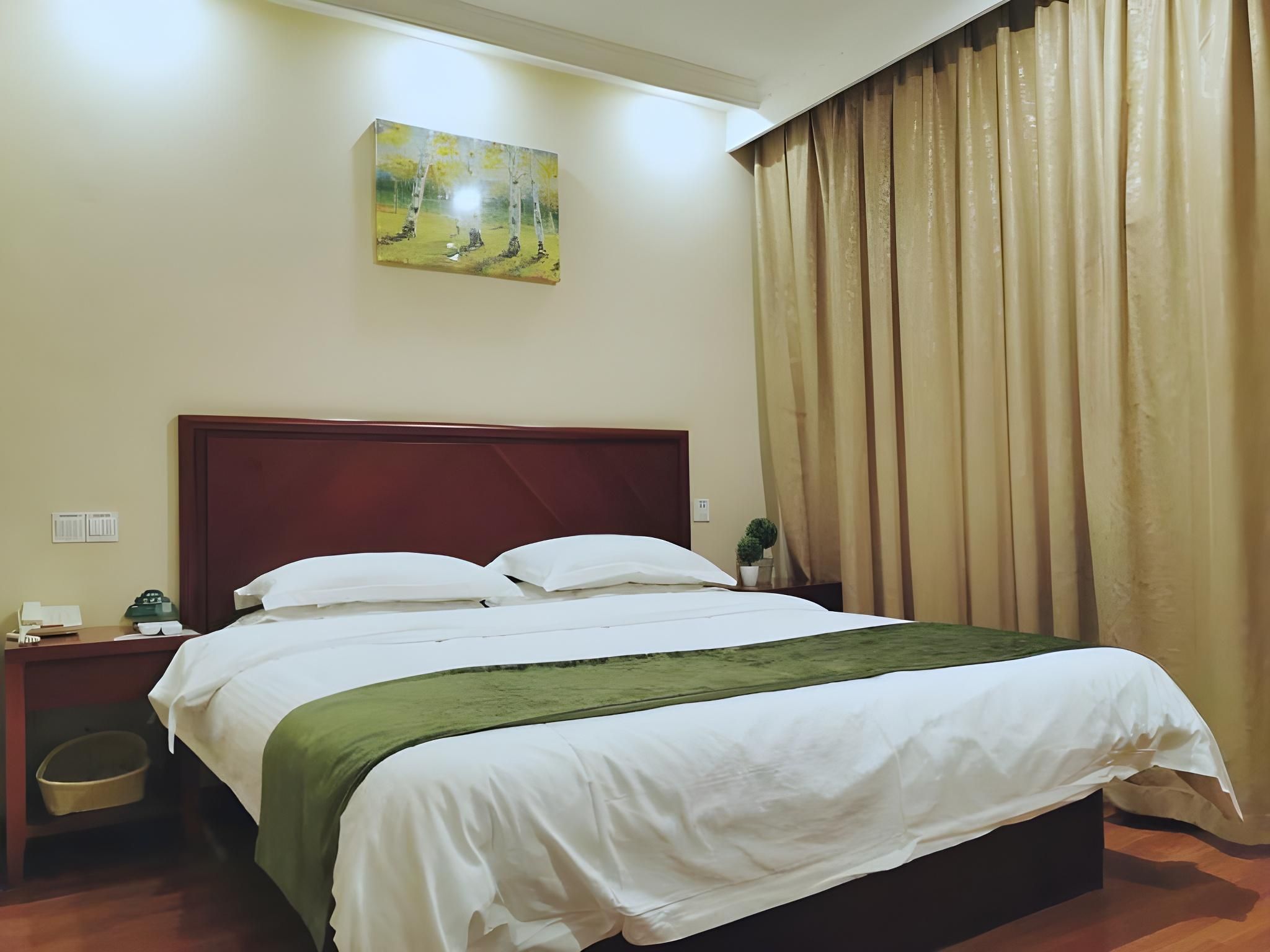 GTR - Guest Room with One 1.8M Bed
