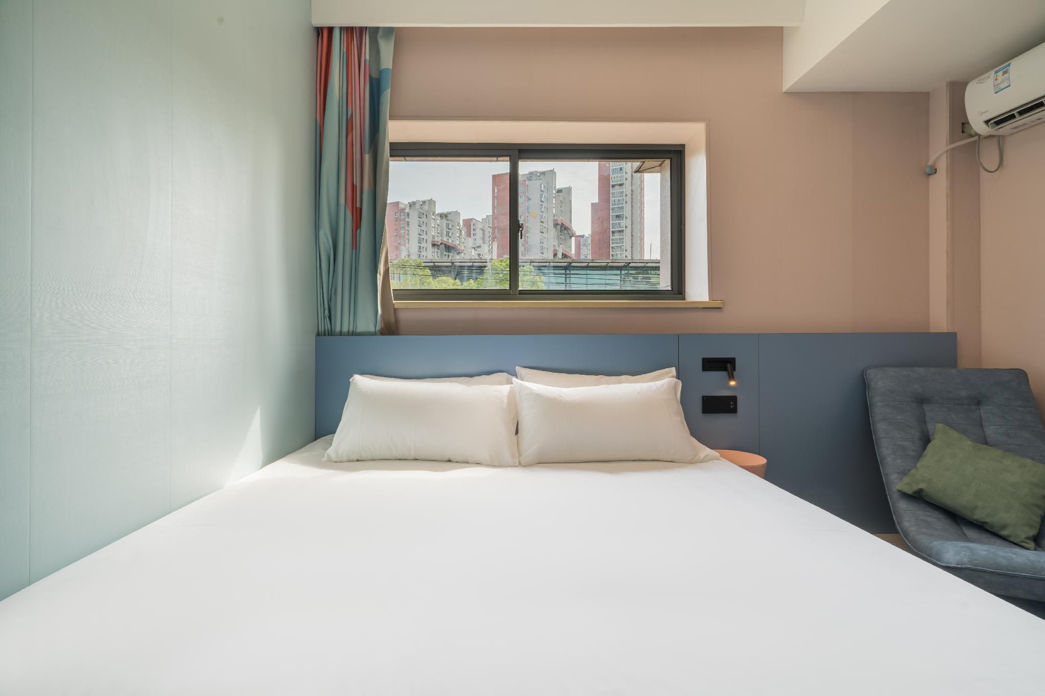 Huazhu - Feature 1 Bed Room