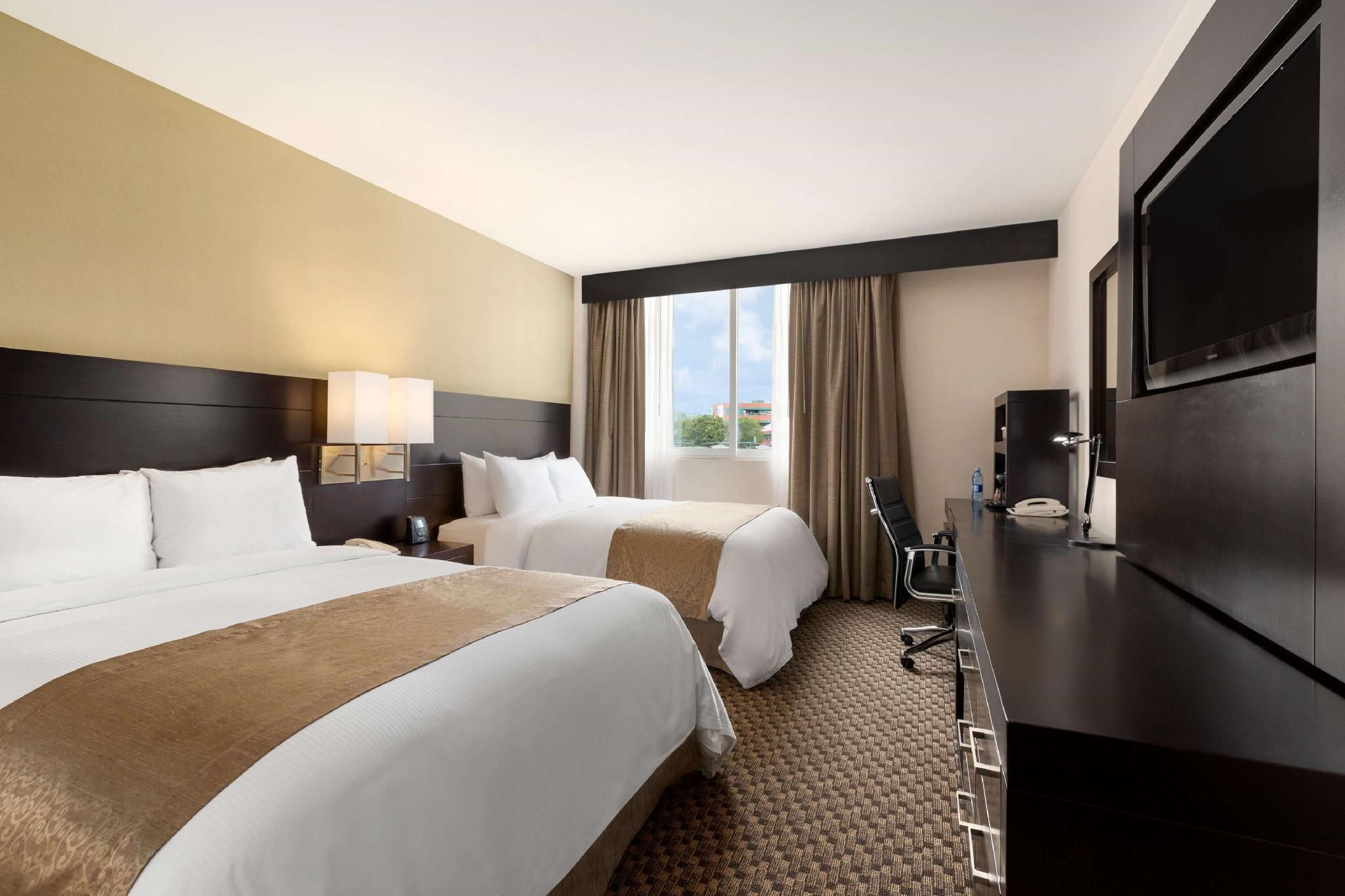 DoubleTree by Hilton Queretaro 2 QUEEN BEDS-NONSMOKING