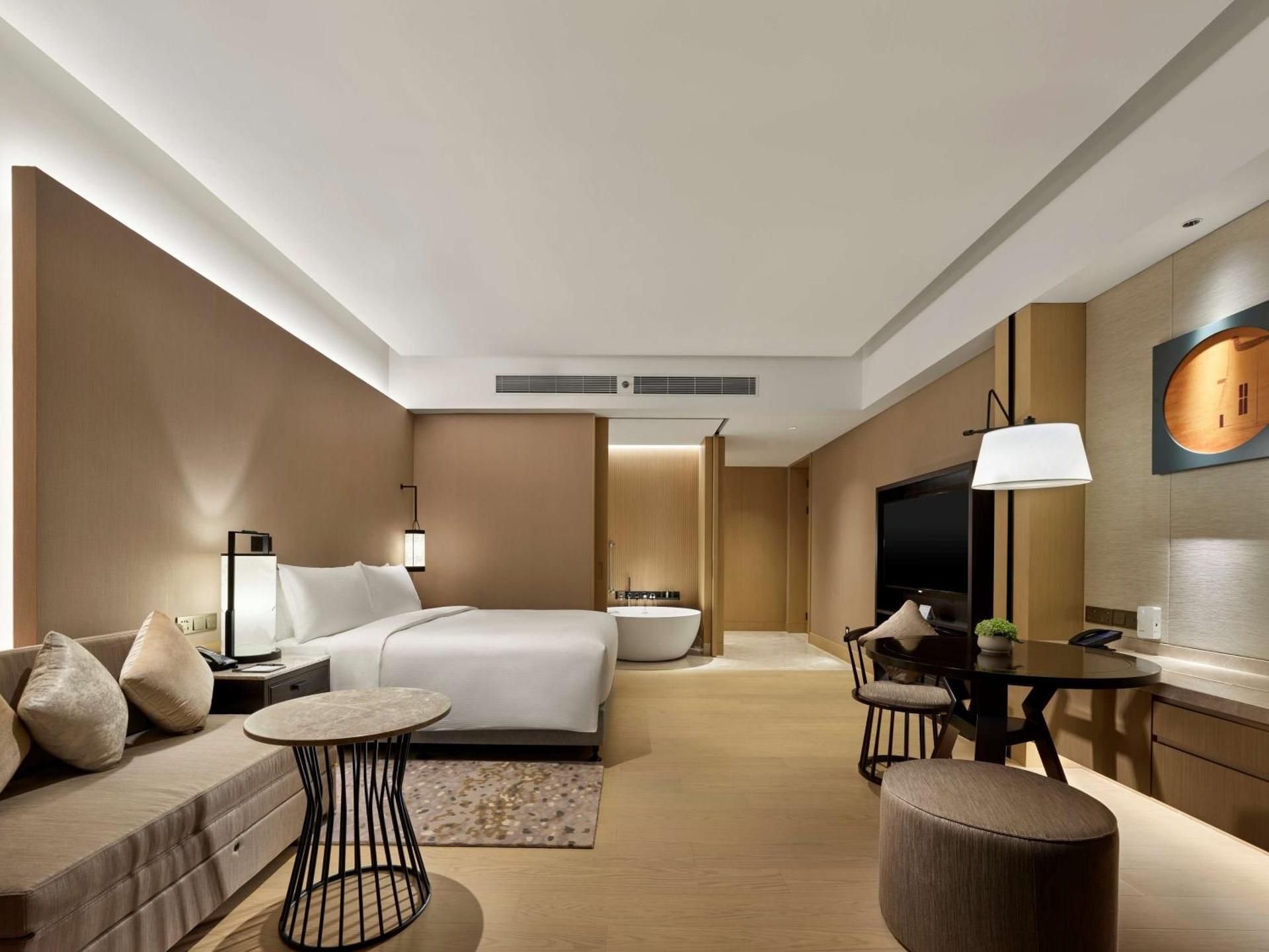 King Deluxe Room With Courtyard