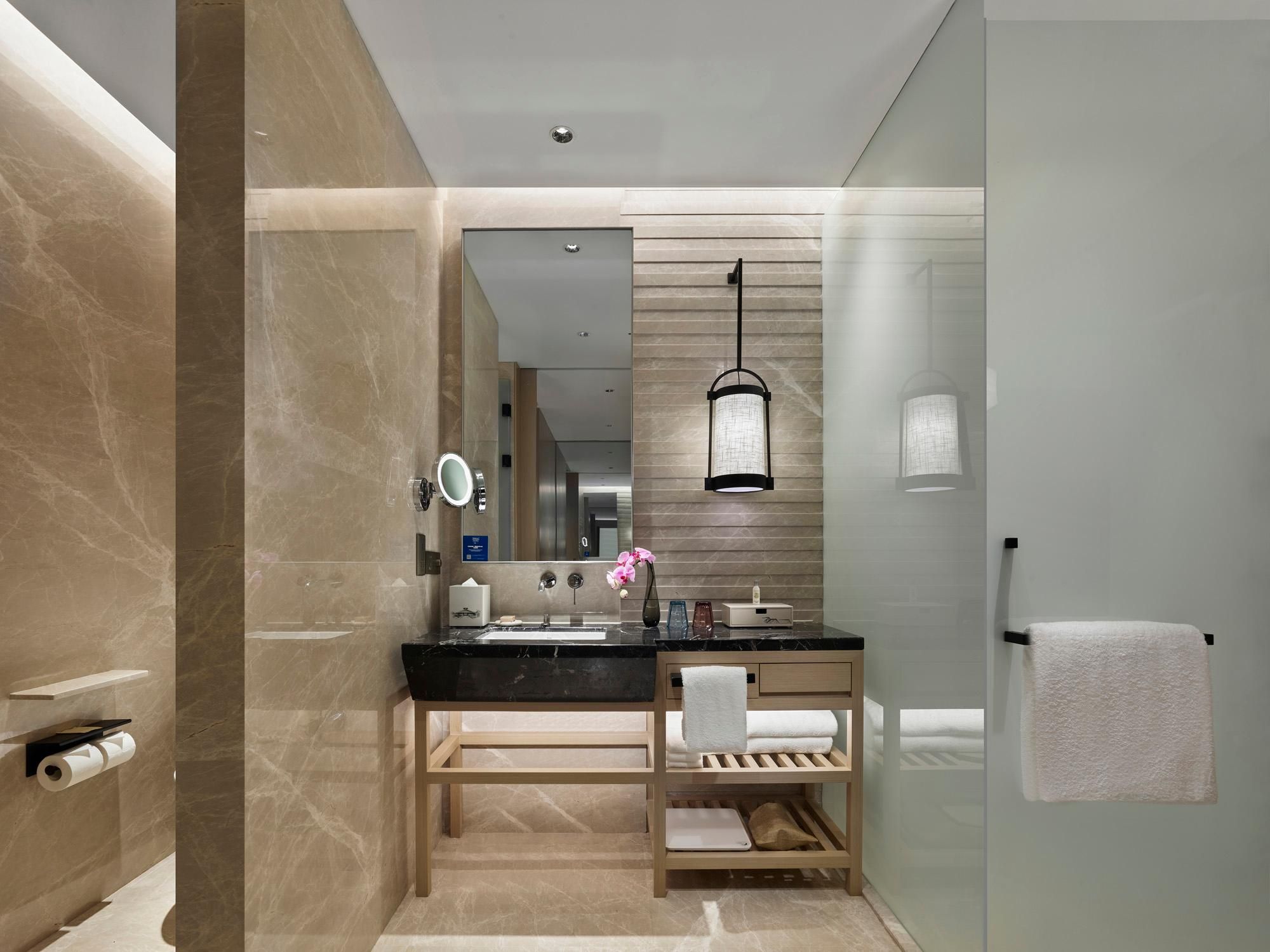 King Premium Room Lake View With Balcony