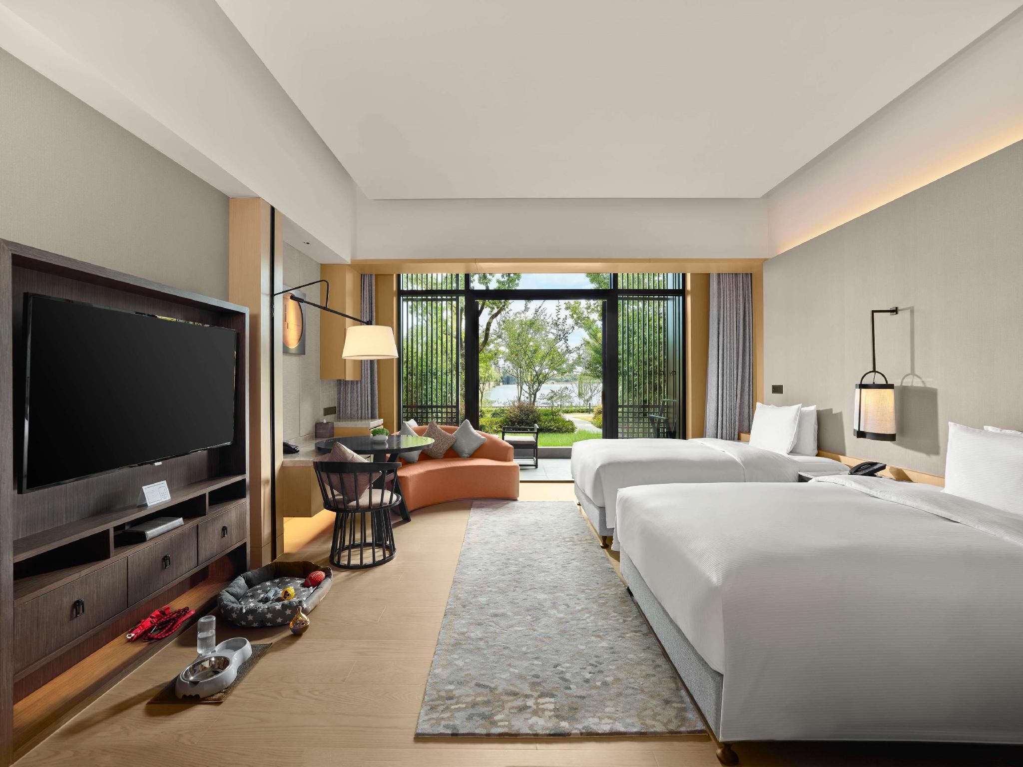 twin pet friendly room