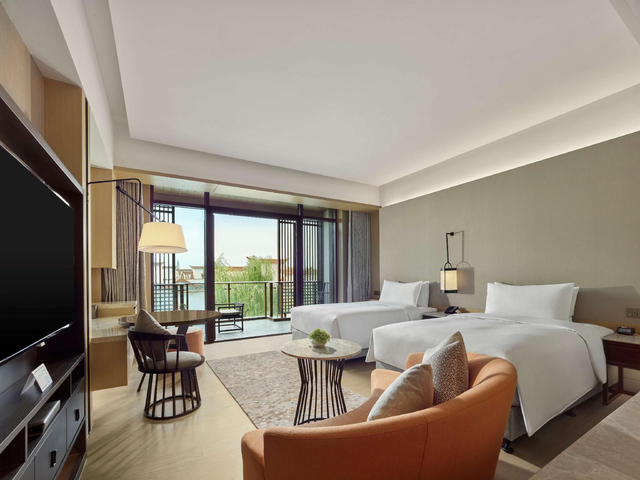 TWIN PREMIUM ROOM LAKE VIEW