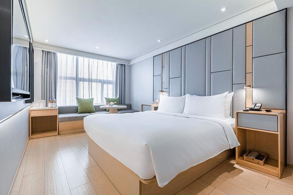 Business Queen Room
