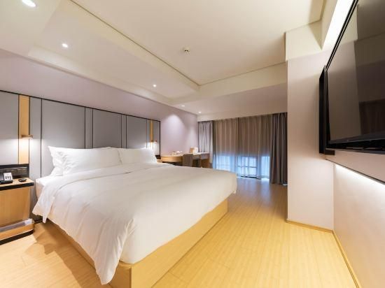 Business Queen Room
