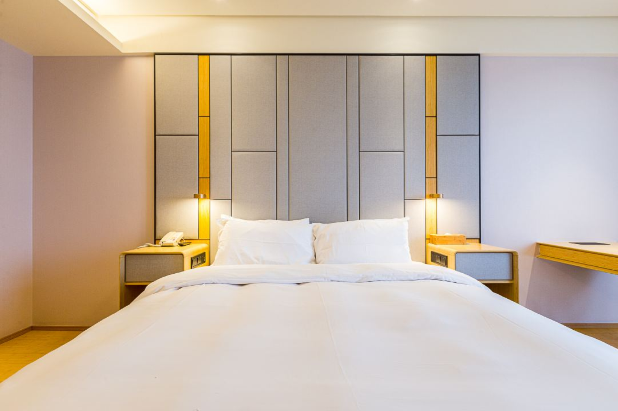 Huazhu - Deluxe Bed Room