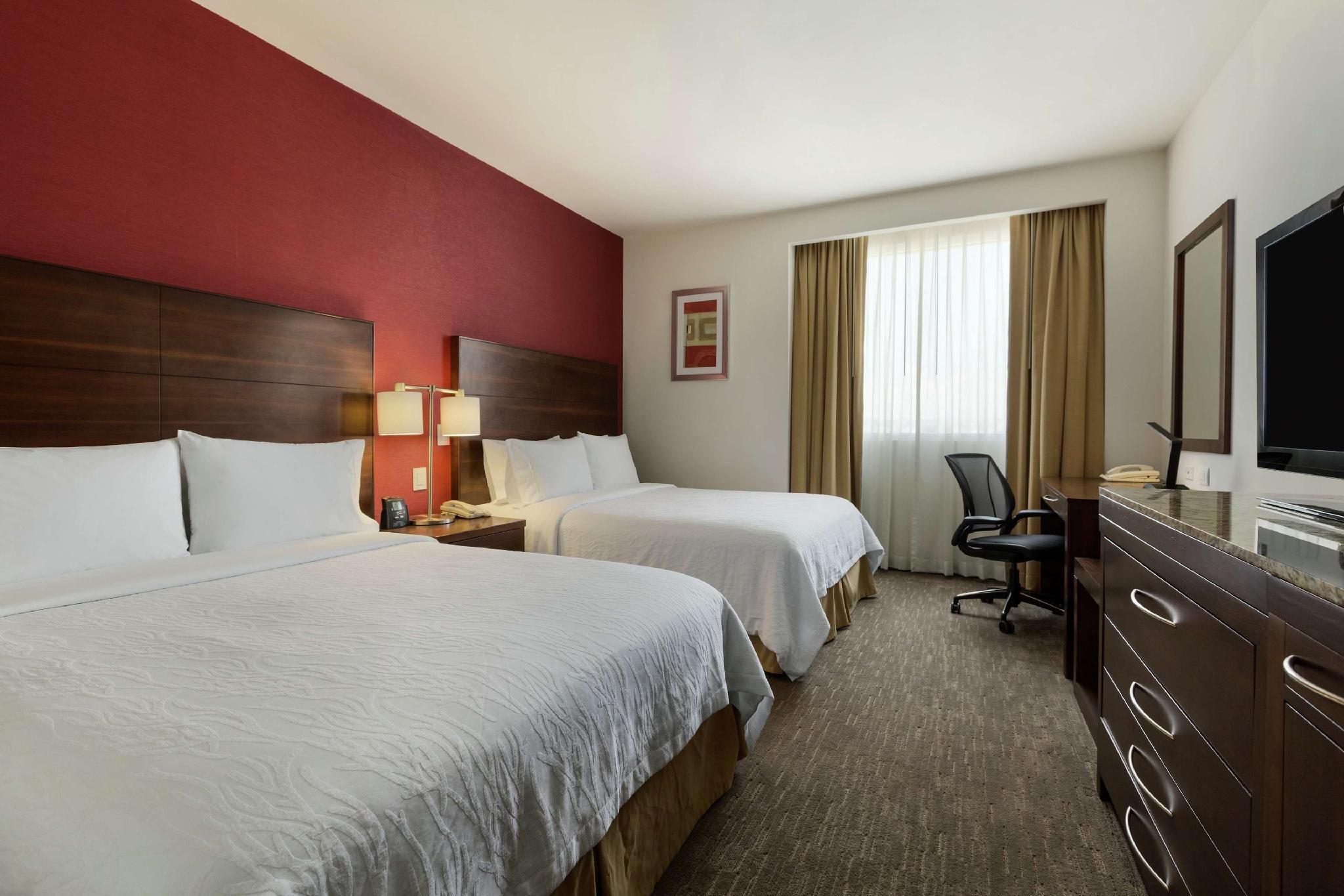 2 Queen Beds