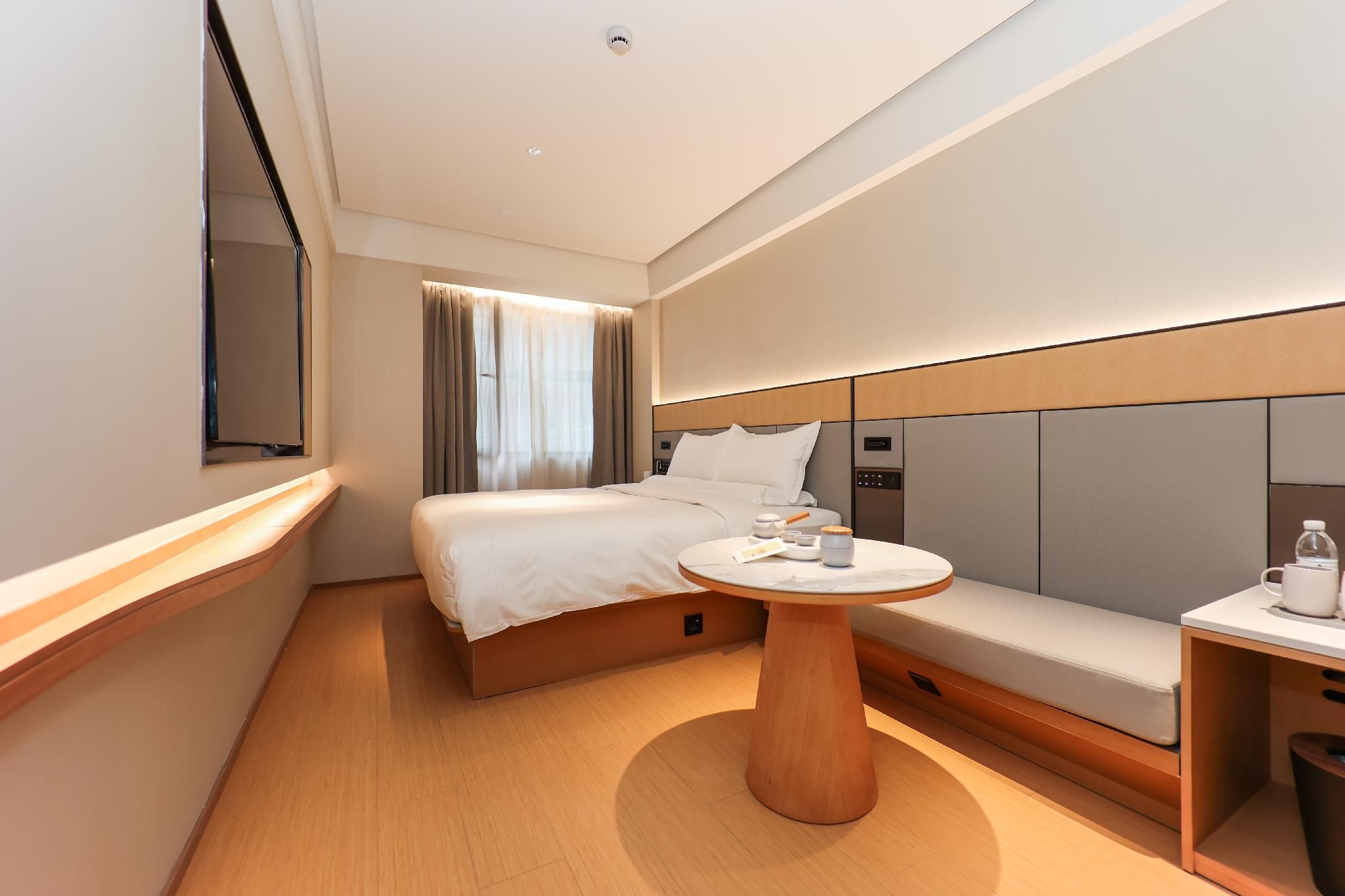Business Queen Bed Room