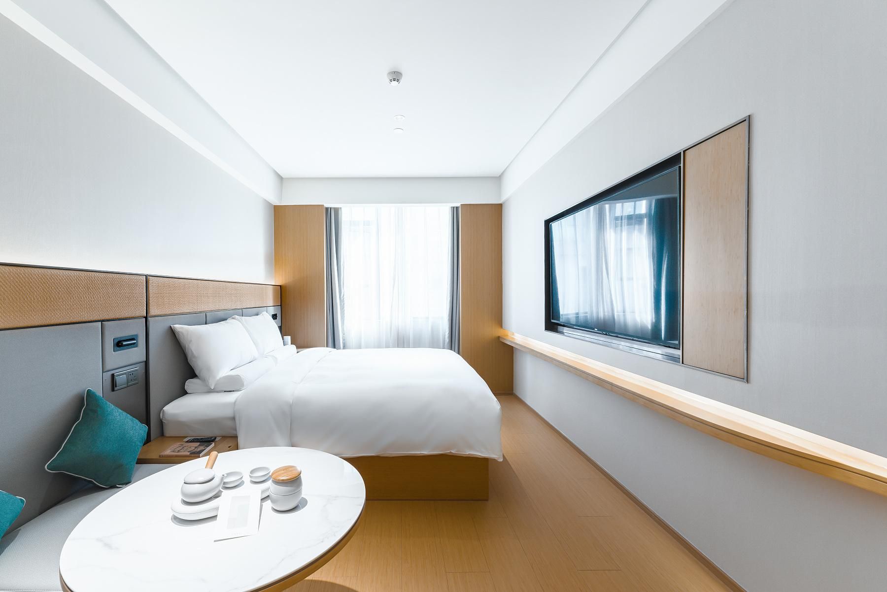 Business Queen Bed Room