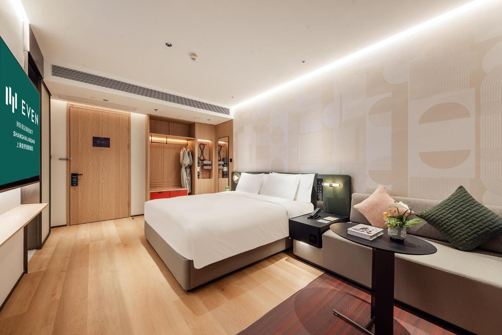 Premium King Room