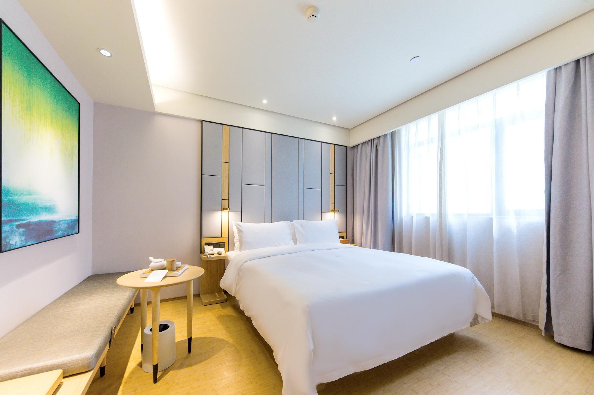 Huazhu - Room With Bed