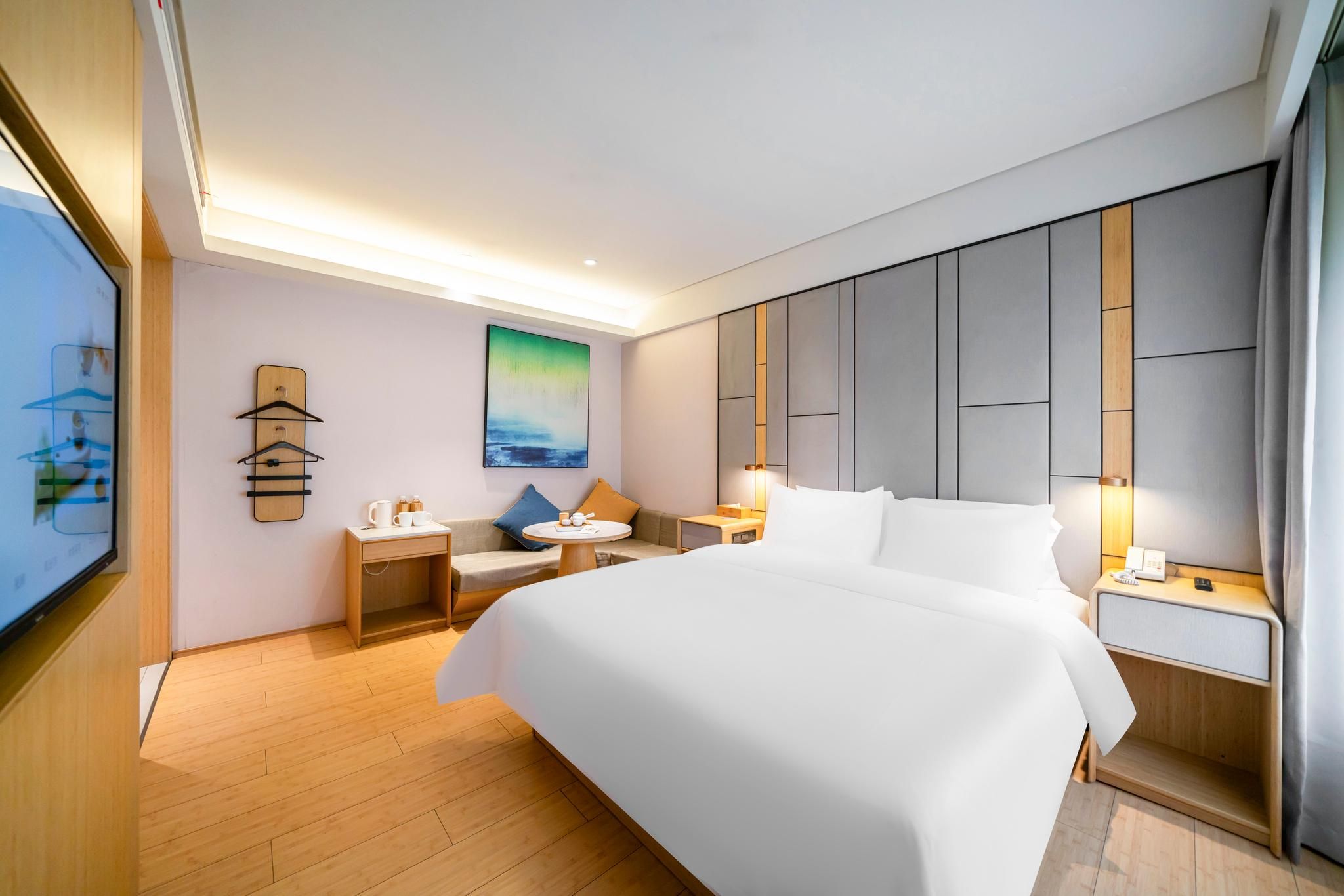 Business Queen Room