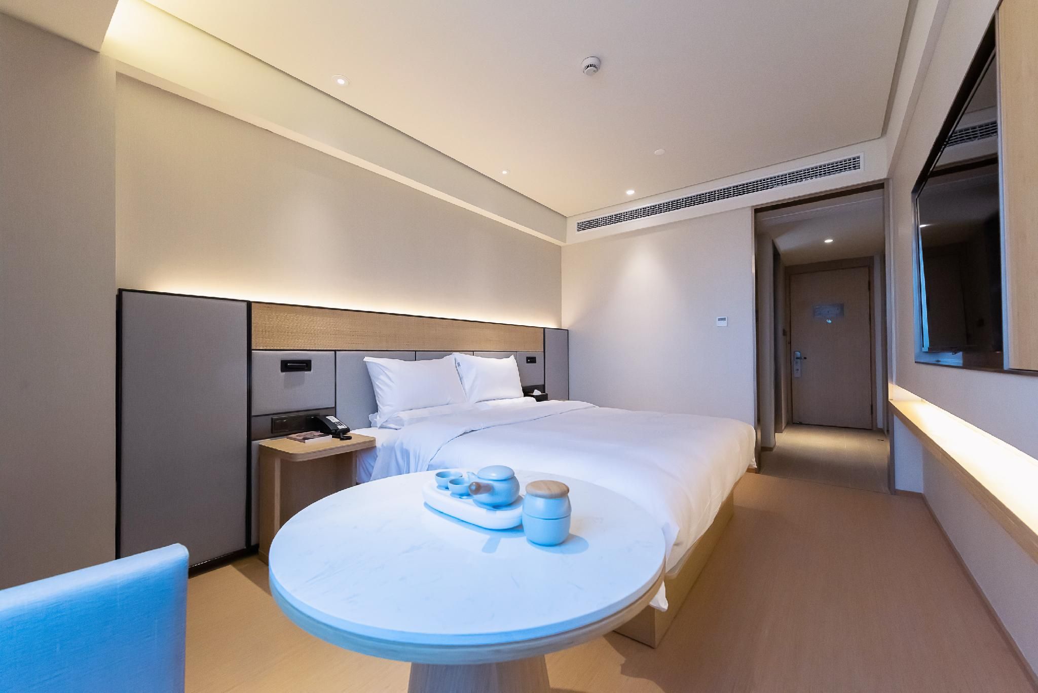 Business Queen Bed Room