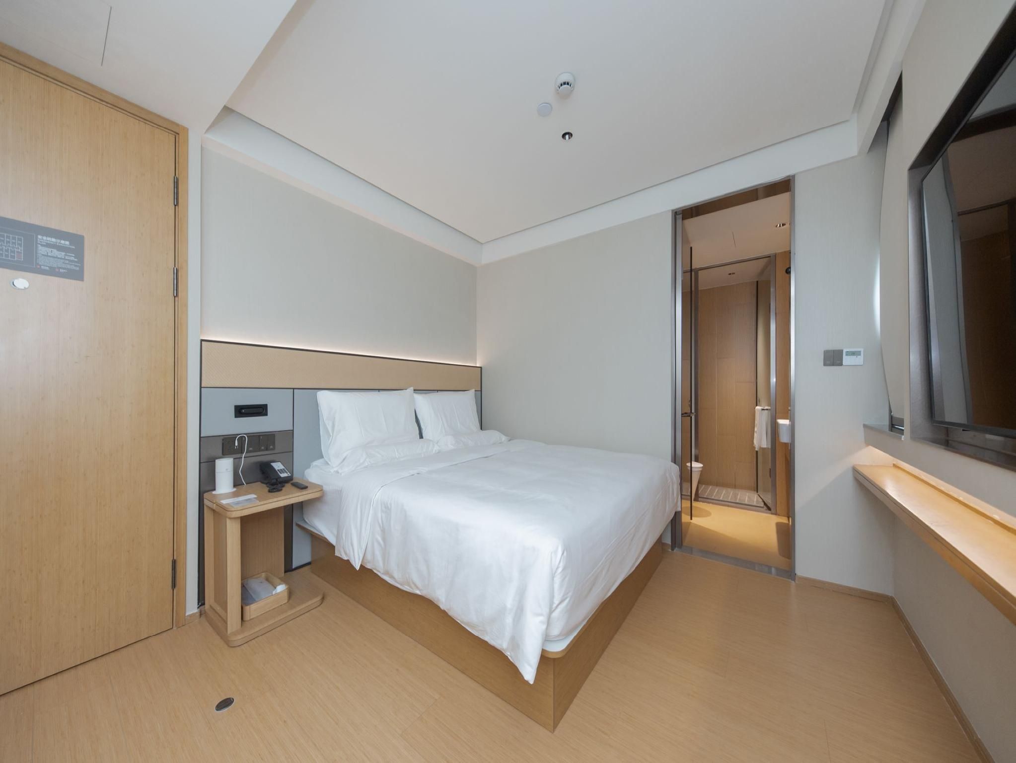 Business Queen Bed Room