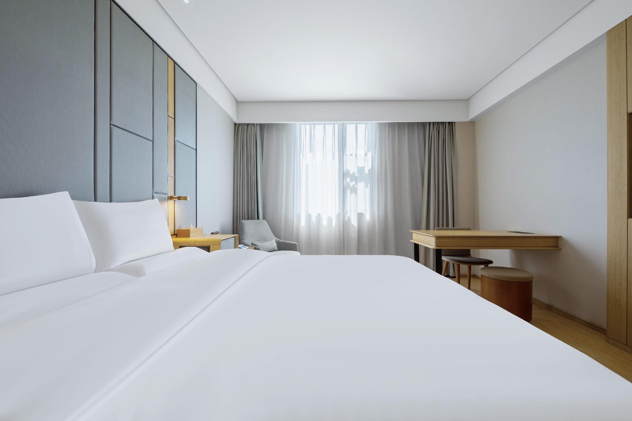 Business Queen Bed Room