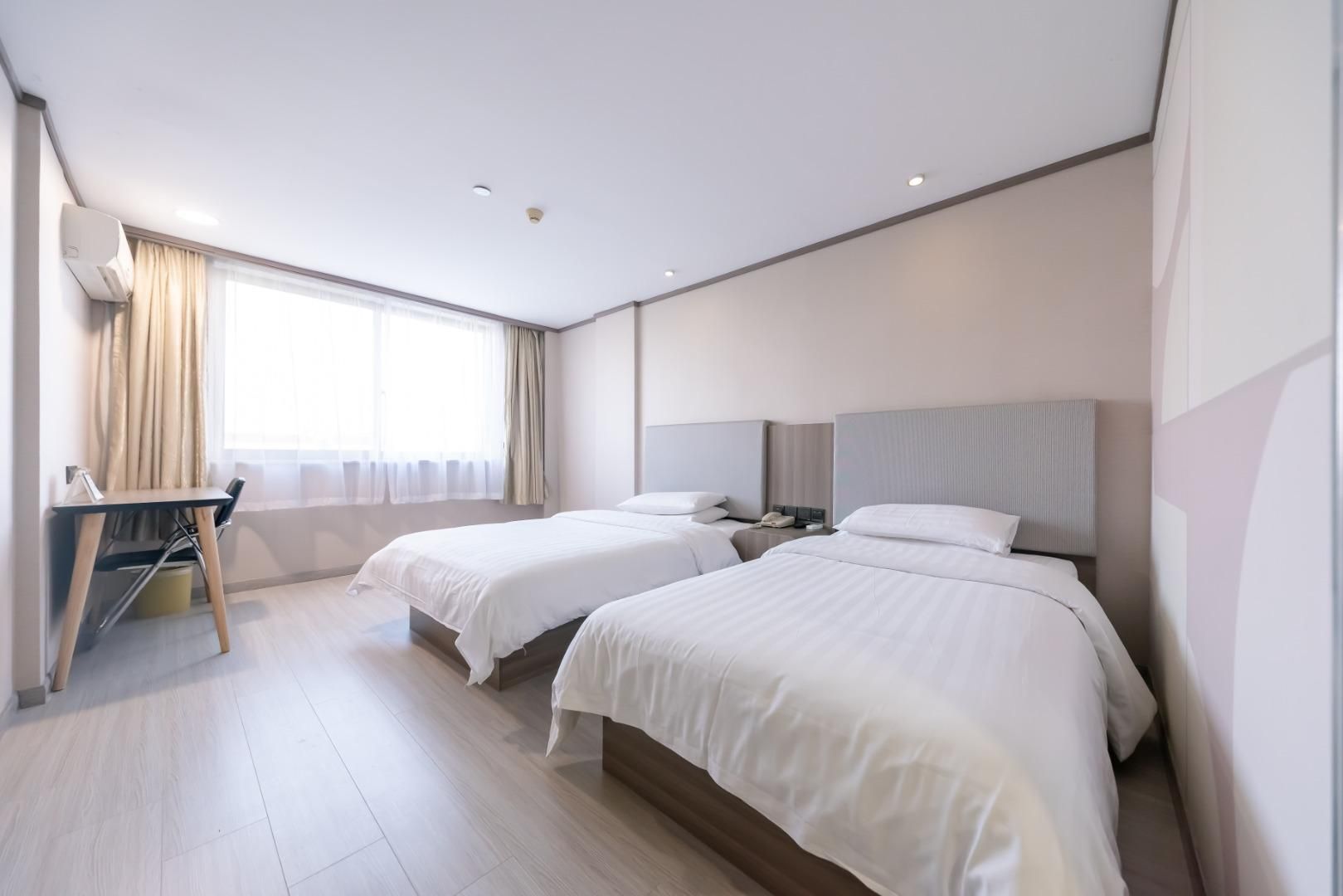 Twin Superior Room