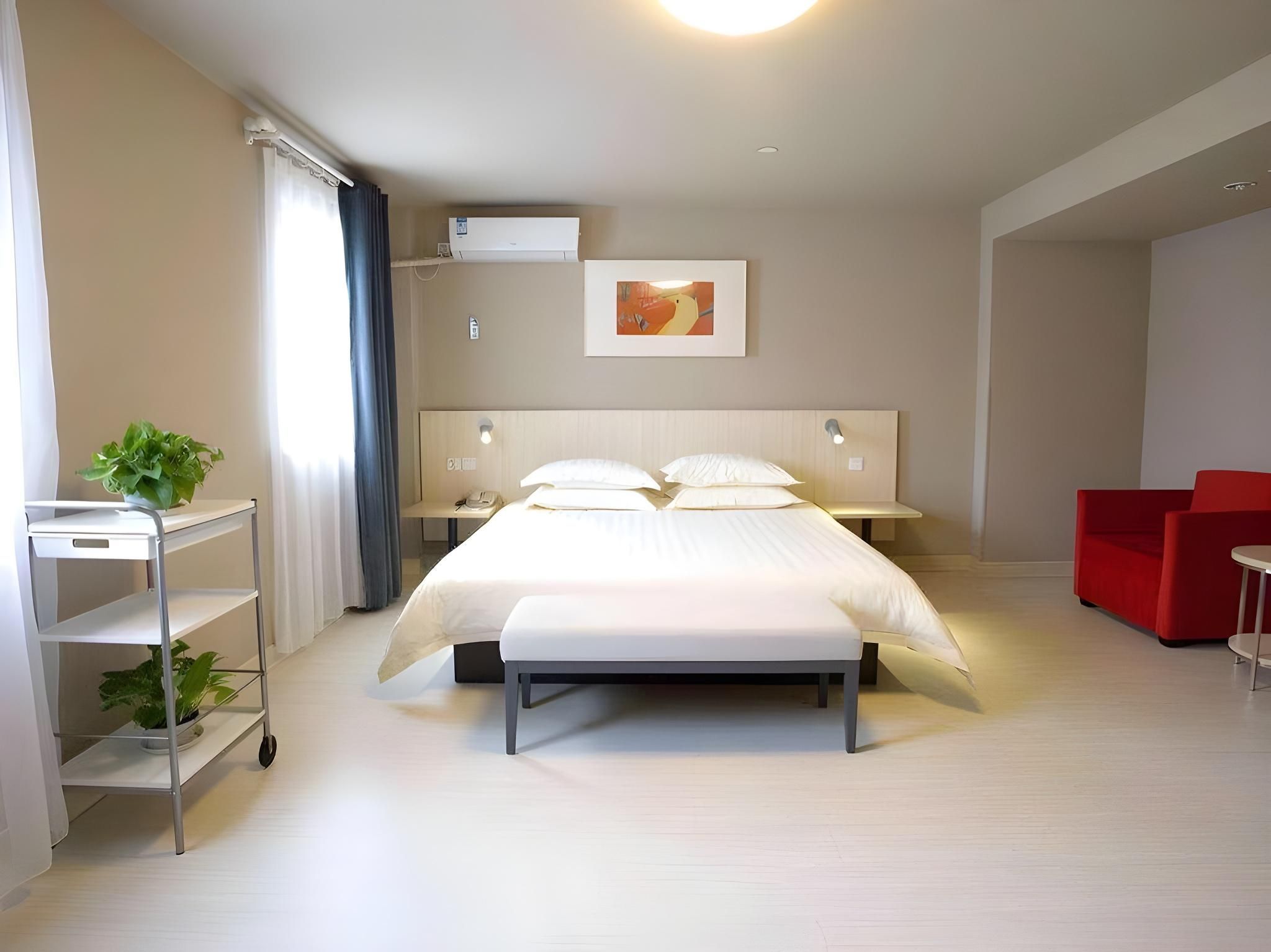 WH - Superior Bed Suite